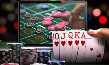 Casino games, Highlights of playing without additional money